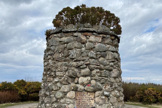 The Outlander Tour Clava, Culloden, Urquhart, Loch Ness & Beauly - Urquhart Castle beside Loch Ness