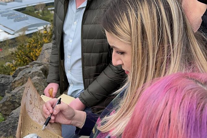 The Pirate's Riddle: An Outdoor Treasure Hunt - Physical clues keep phones in their place