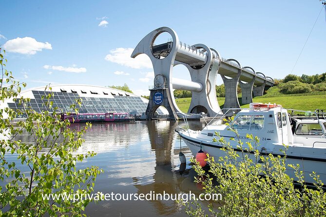 the World Famous Kelpies and Stirling Castle small group tours - What the private guide service really includes