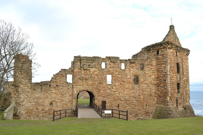 Tour of St Andrews and Historic Fife Small Group Tour - St Andrews: two hours around golf, ruins, and university life