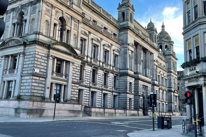 Walking Tour of Glasgow - George Square’s statues and uncomfortable history
