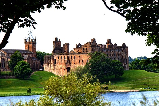Wallace monument, Stirling Castle, Linlithgow Palace Private Tour - Linlithgow Palace beside the loch