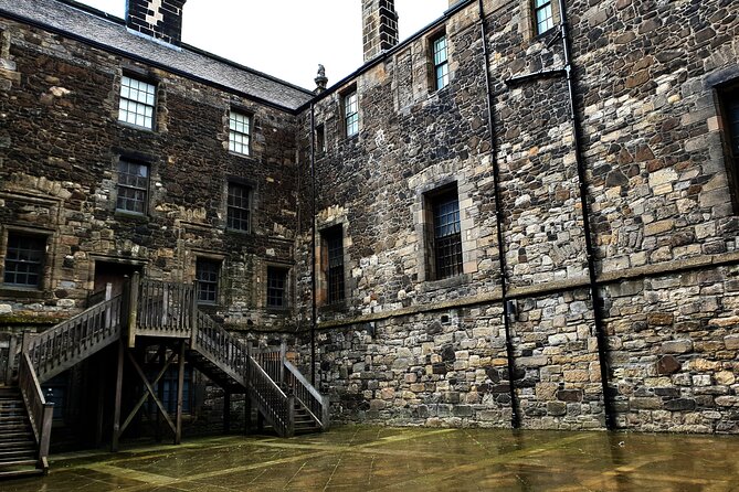 Wallace monument, Stirling Castle, Linlithgow Palace Private Tour - What the $716.55 group price really means