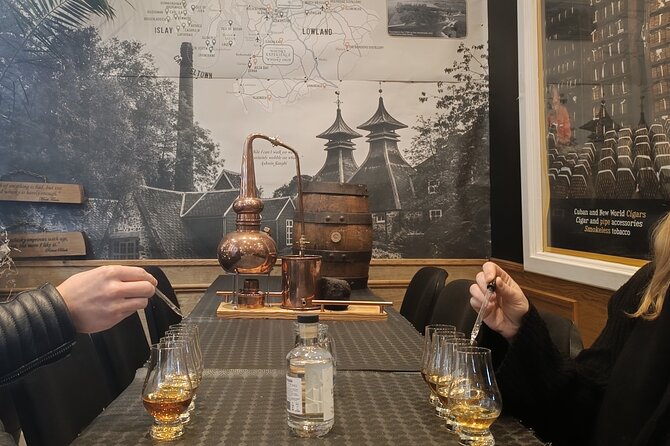 Whisky tasting experience - Five Scotch whiskies in one compact Edinburgh session
